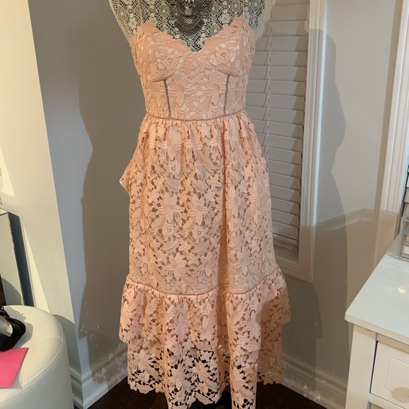 Club Monaco Nanhah lace midi dress - Picture 2 of 4